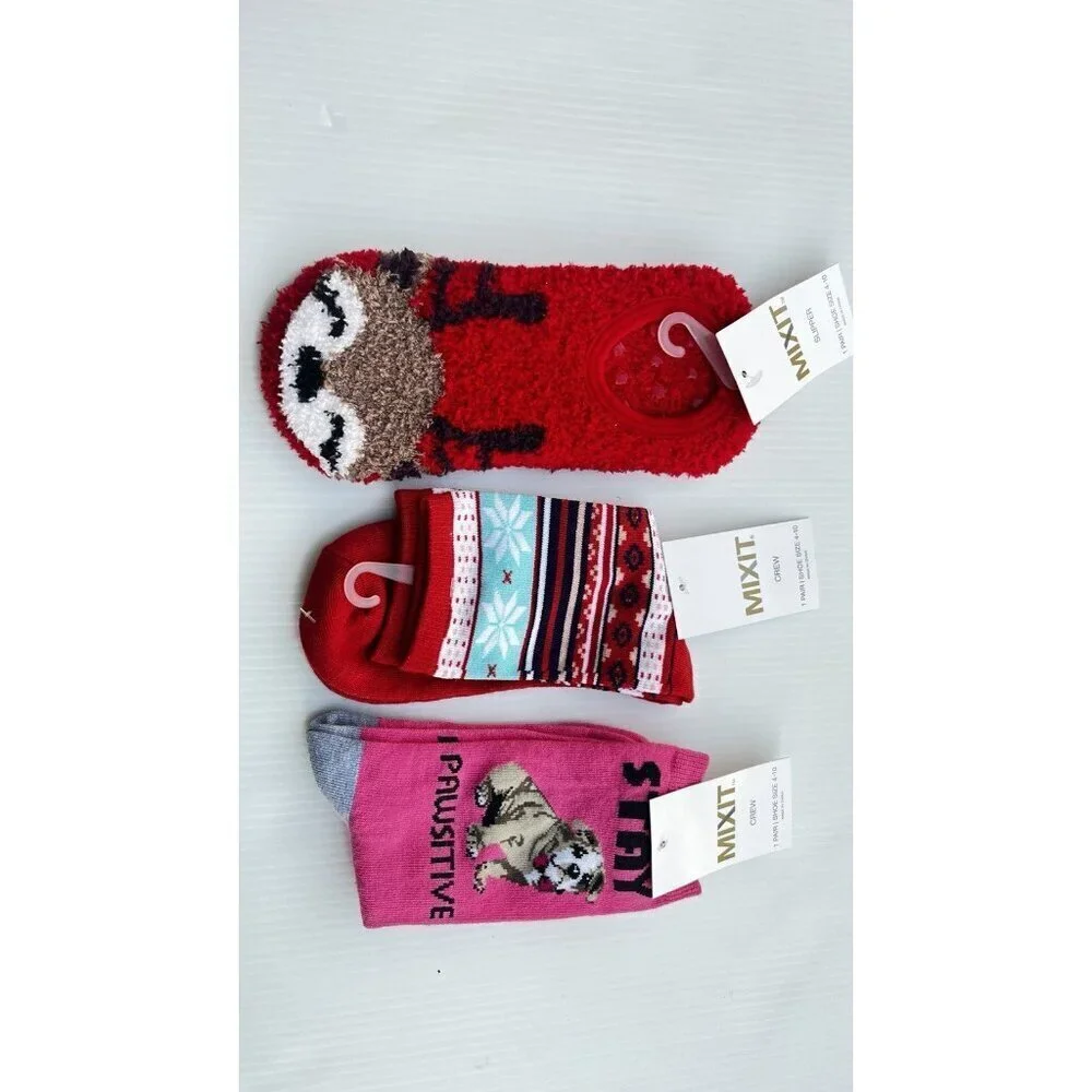 3 Mix it Pawsitive Red Holiday crew Socks and holiday slippers Shoe Size 4-10